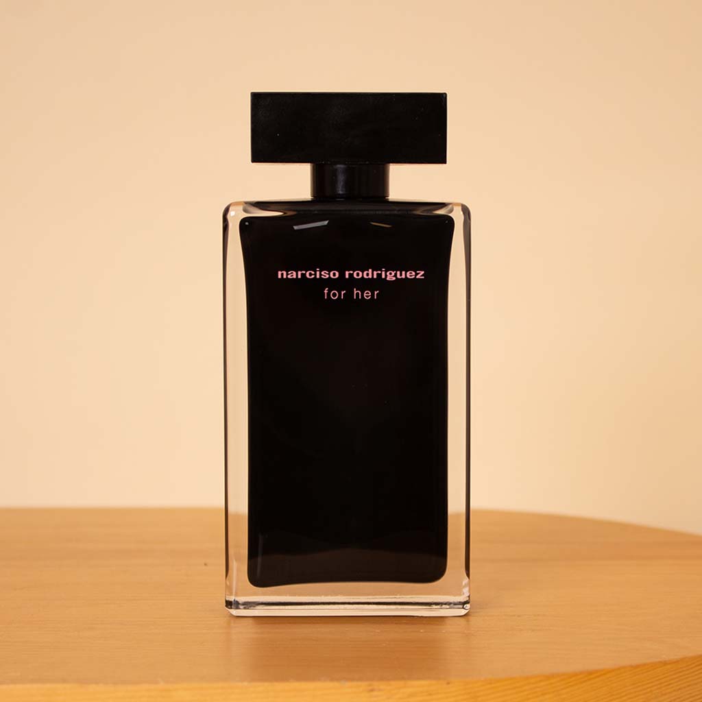 Narciso Rodriguez For Her EDT Women 150ml & Red Roses Bouquet