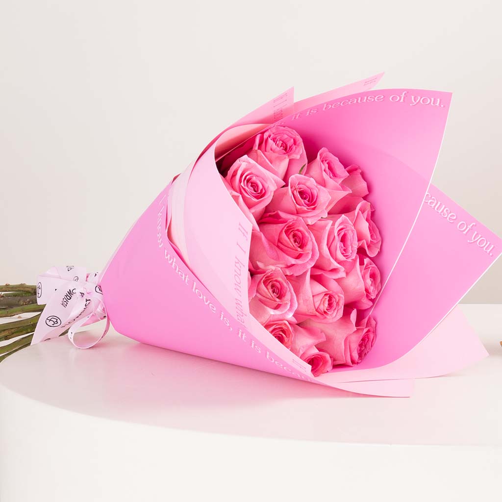 GUESS Women’s Gold-Tone Charm Chain Bracelet & Pink Roses Bouquet
