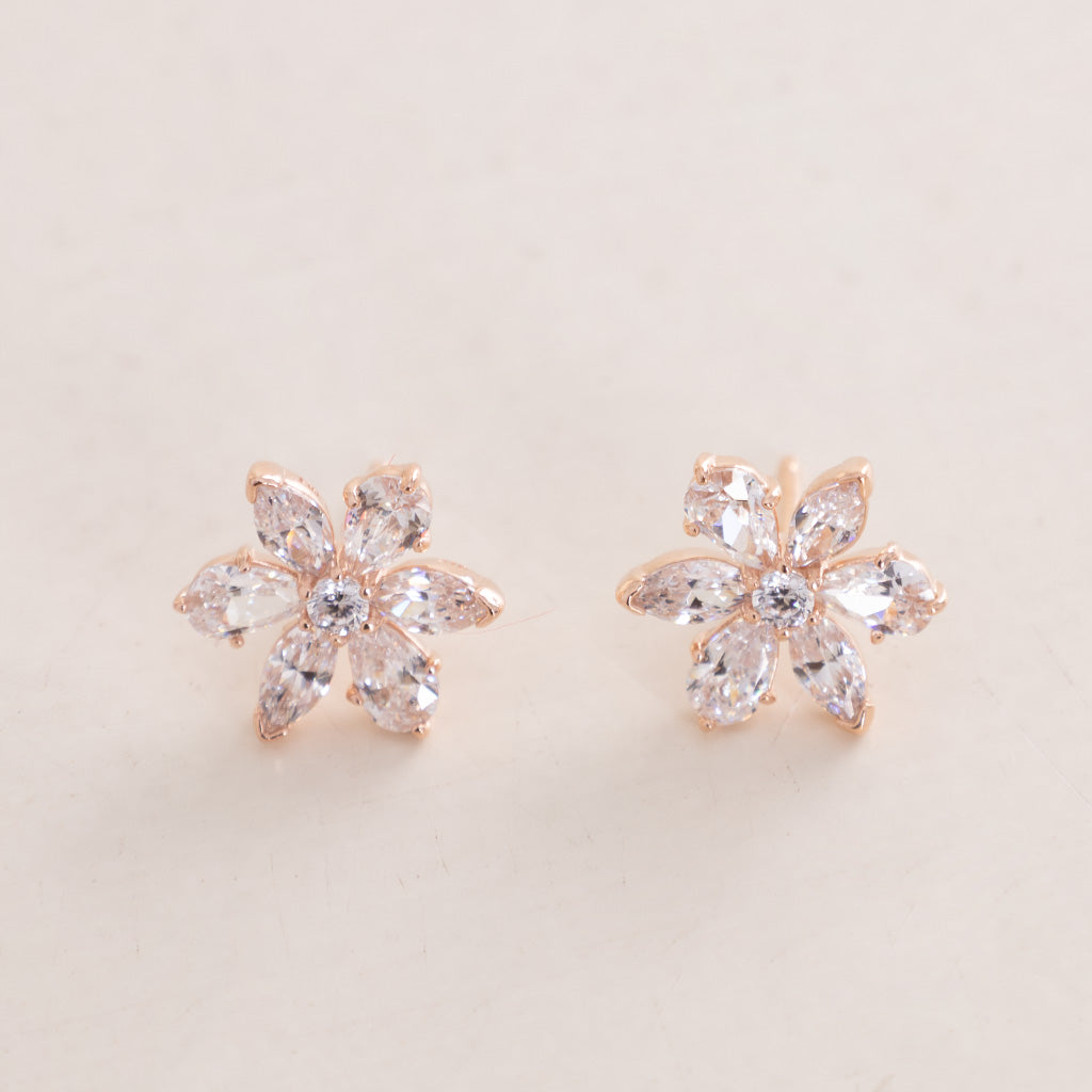 Pandora Sparkling Herbarium Cluster Stud Earrings 14k Rose Gold-Plated & Red Roses Bouquet