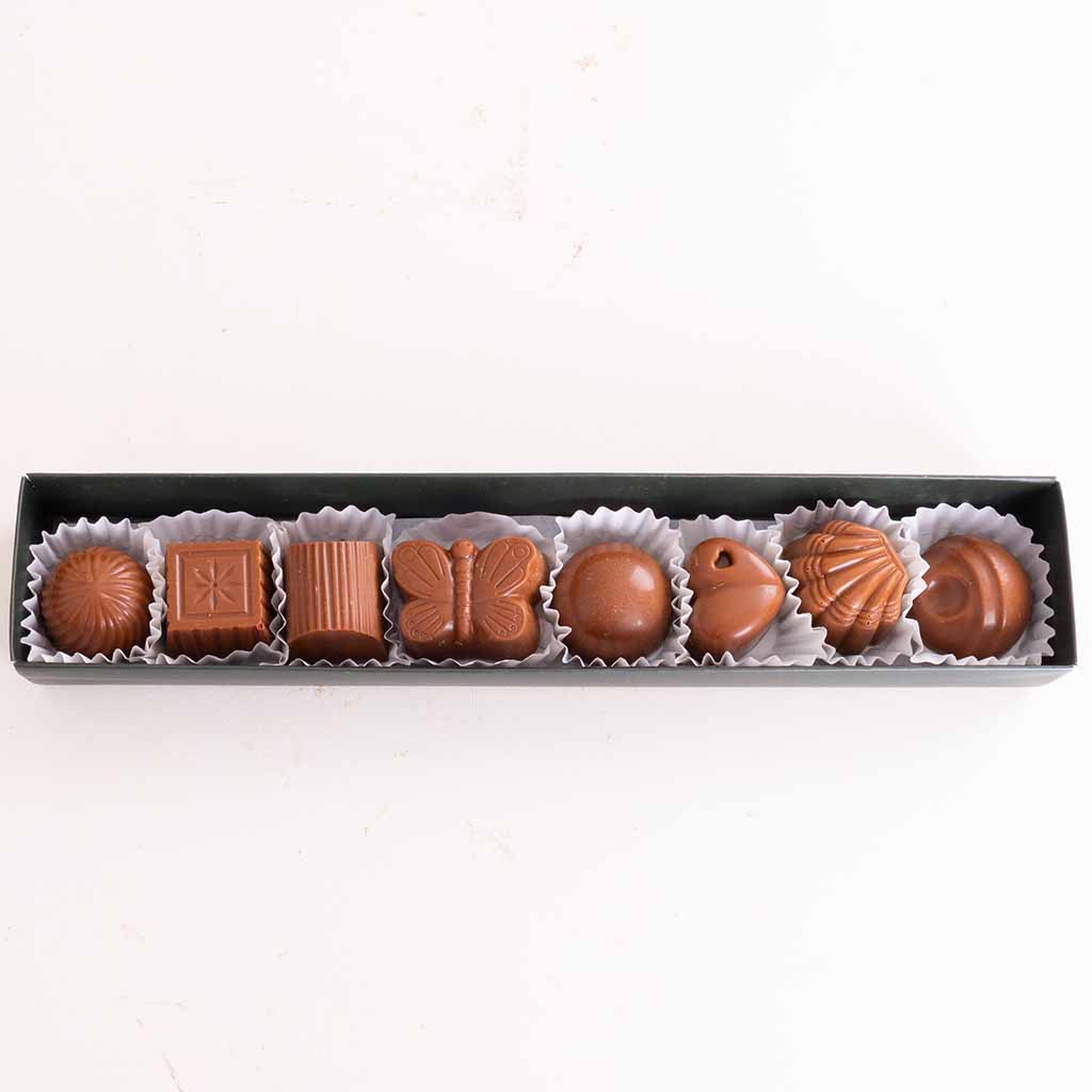 Giovanni Mix Flavours Chocolate Box & Red Roses Bouquet