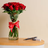 PERGR Elegance Pen Set with 15 Red Roses Vase