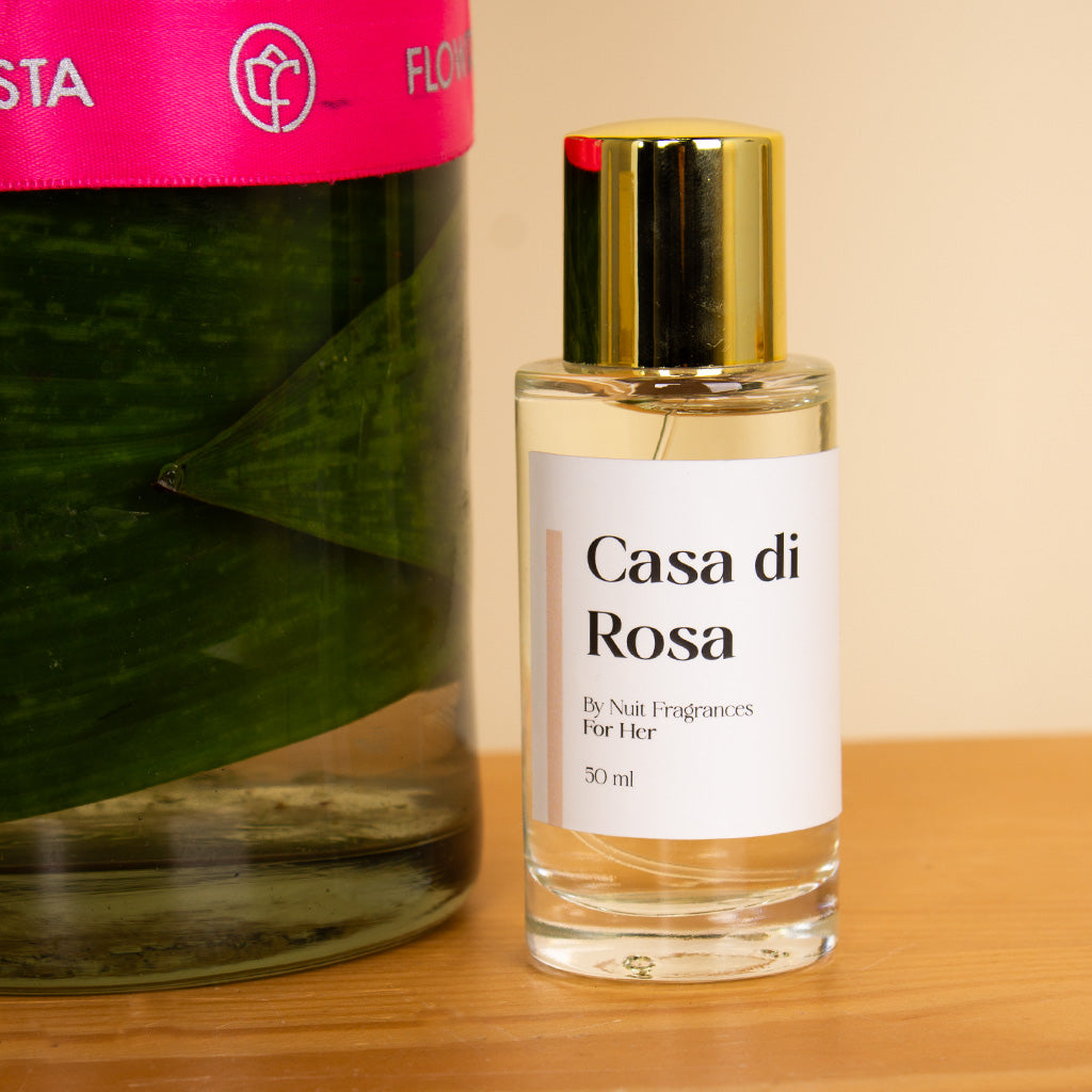 Nuit Fragrances Casa di Rosa & 15 White Roses Vase