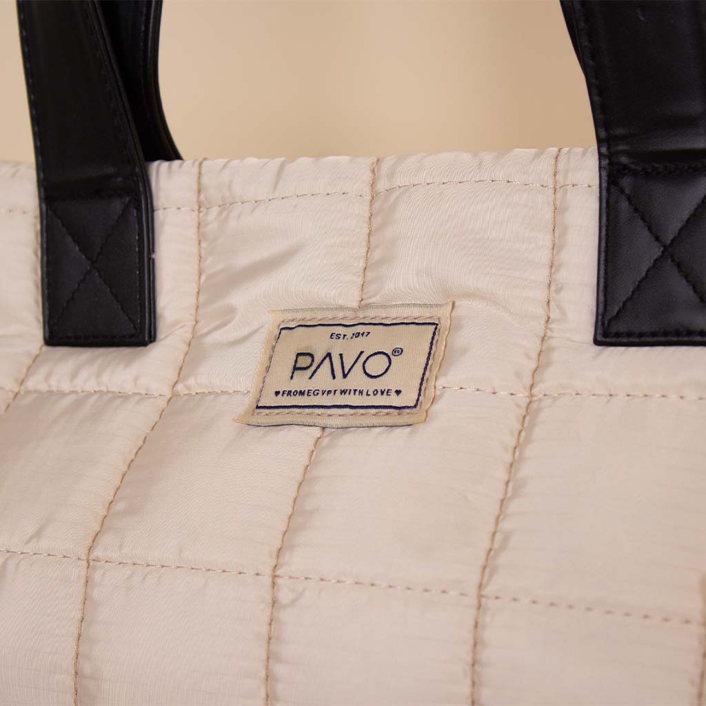 Pavo Beige Tote Bag Handbag & 15 White Roses