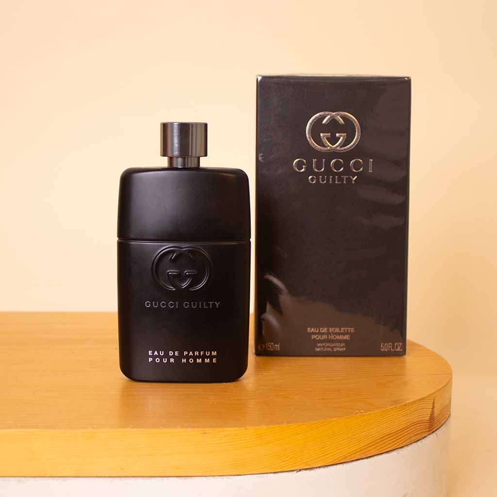 Gucci Guilty For Him Eau de Parfum 150ml & White Roses Vase