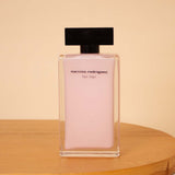 Narciso Rodriguez Musc Black Elegance Perfume & Pink Roses Hand Bouquet