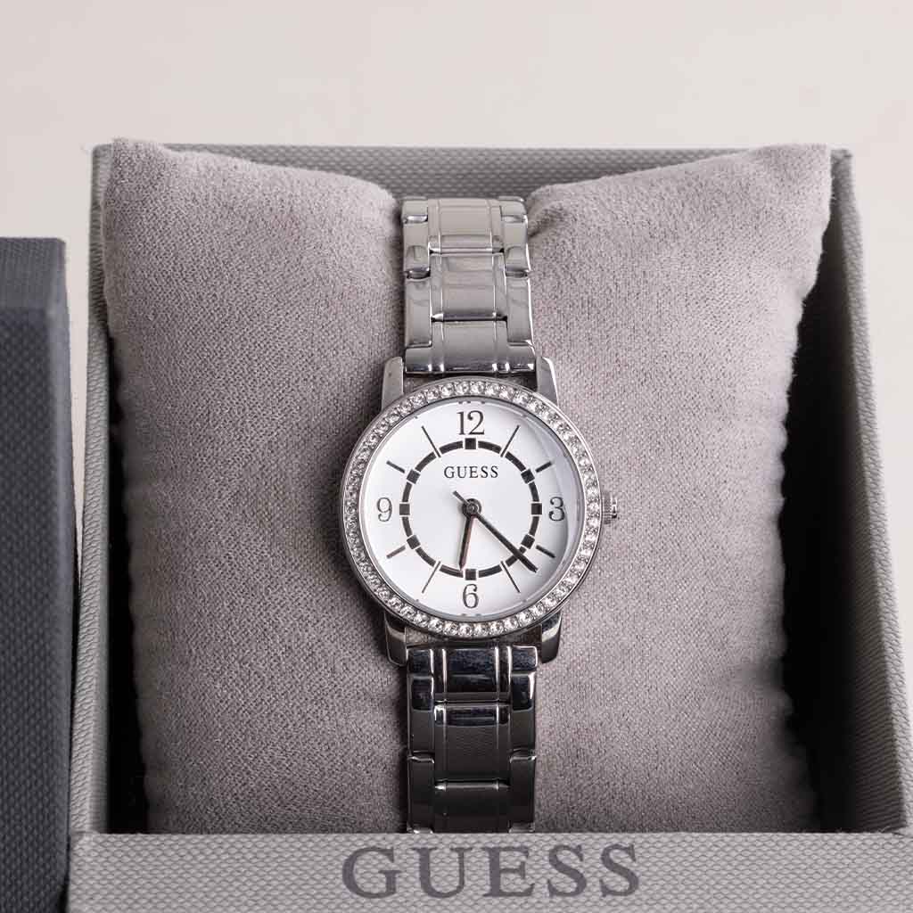 GUESS Melody Watch & Revival Roses Bouquet