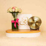 Mother Golden Shield |A mixed flower vase with white and pink roses, 20 roses