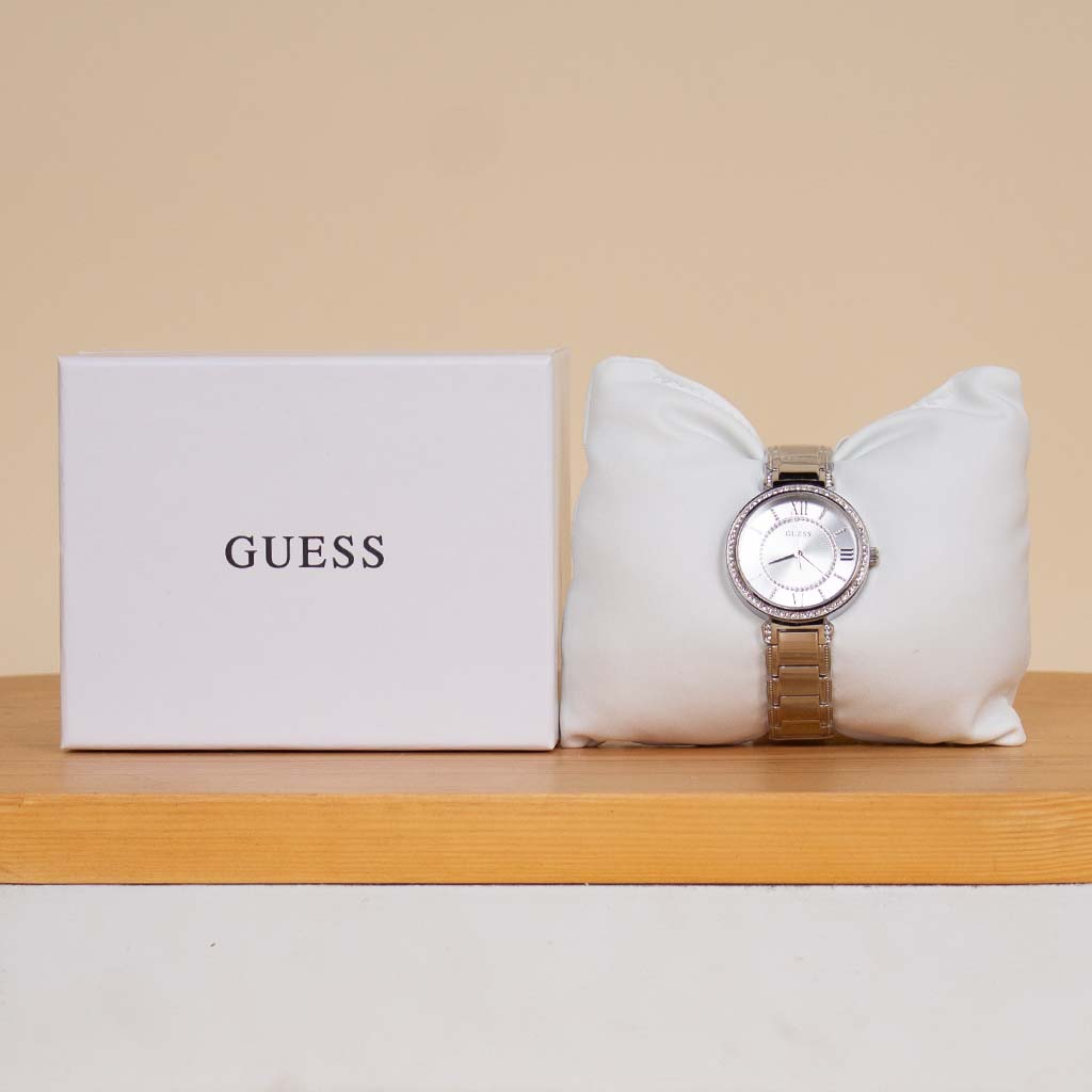 Guess Yellow Gold Women’s Watch W1209L2 with Heart-Shaped 20 Roses Bouquet