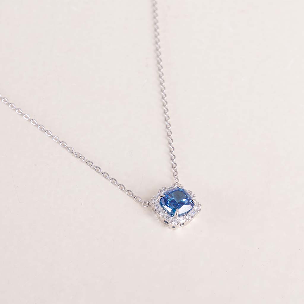 Markiz Platinum-Plated Blue Zircon Necklace & Baby Roses & Gypsophila Bouquet