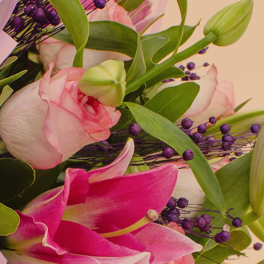Flowrista Pink Roses & Lilies Flowers Bouquet