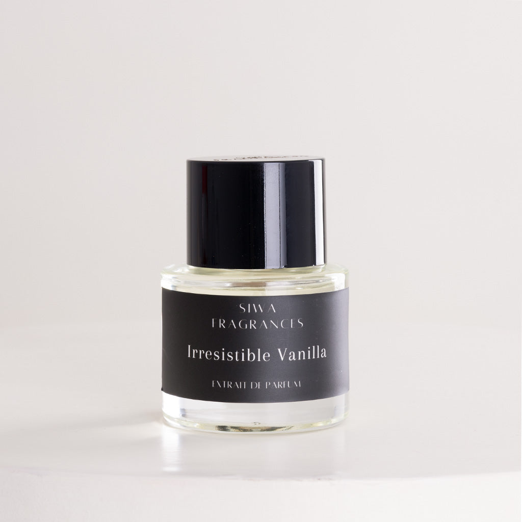 Siwa Irresistible Vanilla Eau de Parfum 50ml & White Roses Bouquet