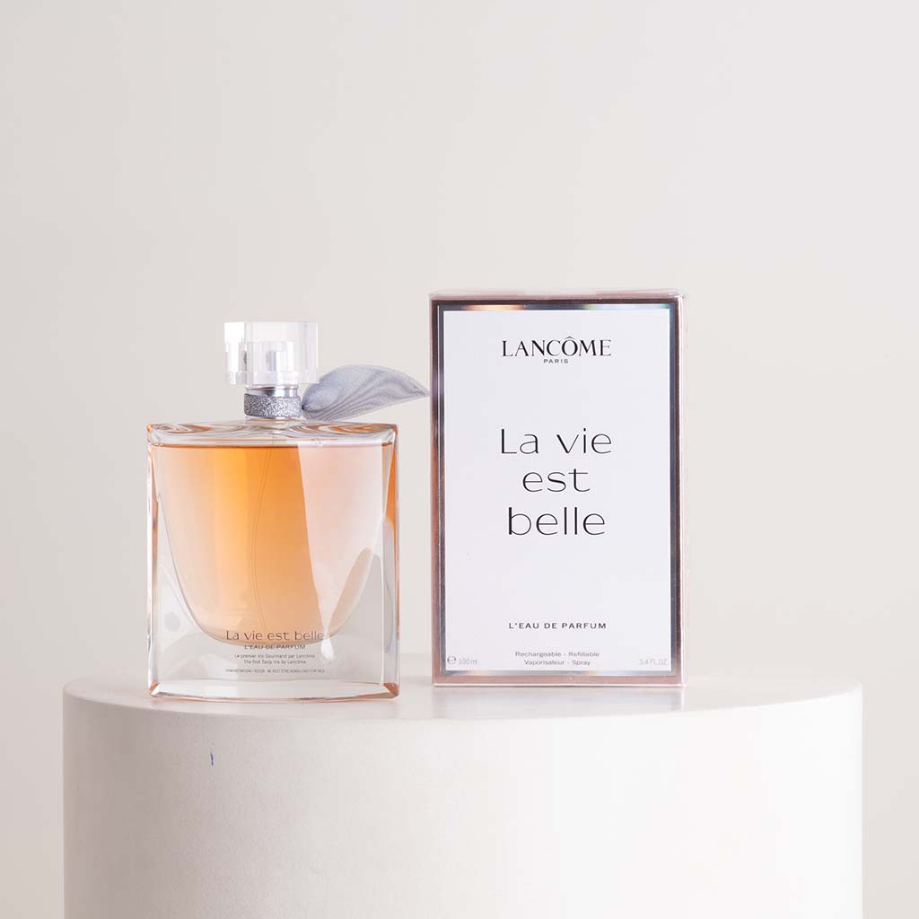 Lancôme La Vie Est Belle Eau de Parfum 100ml & 15 Revival Roses Hand Bouquet