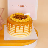 Voila Caramel Cake & Roses Bouquet