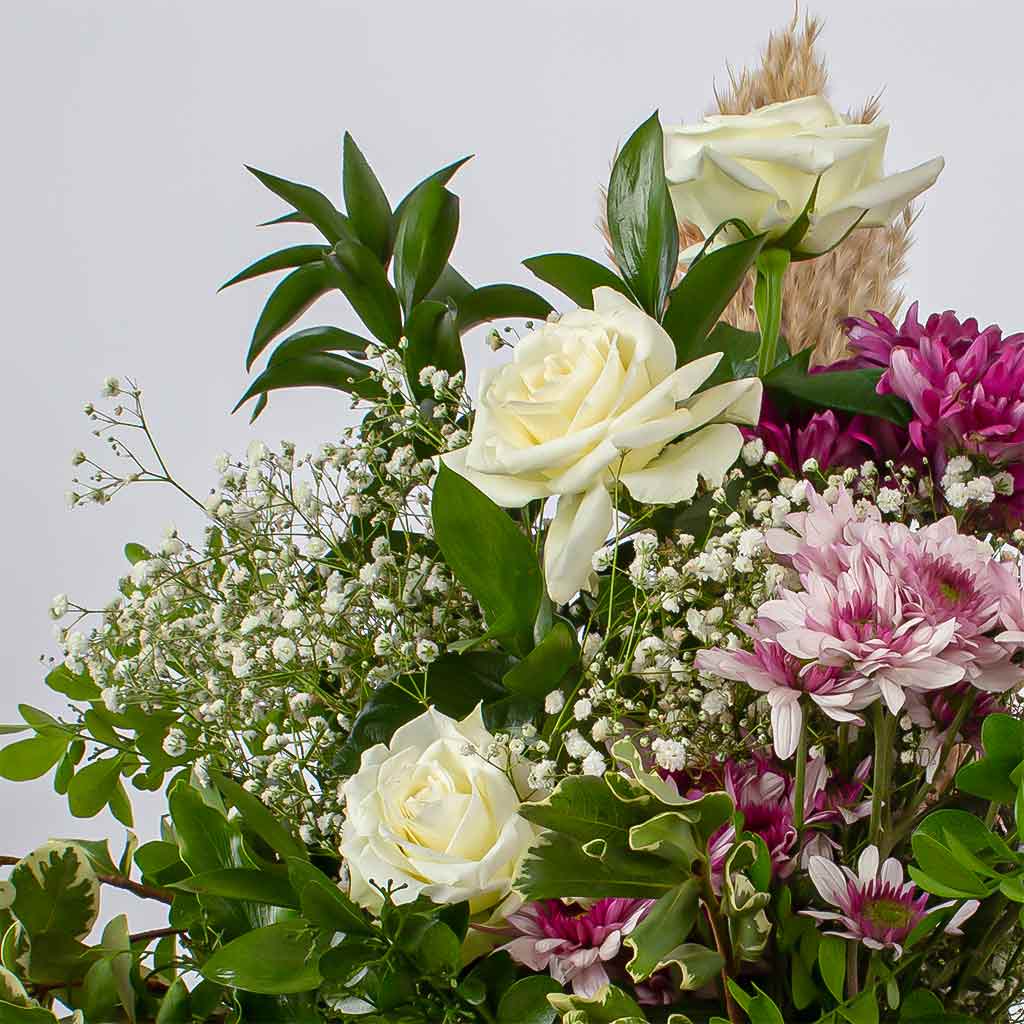 Chic Floral Vase - White & Purple