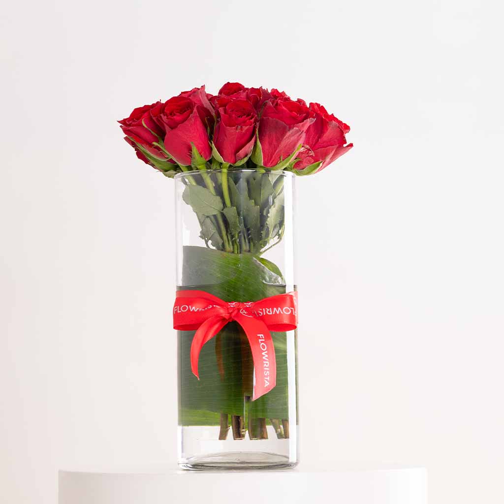 Patchi Les Gourmets 580g & Red Roses Vase