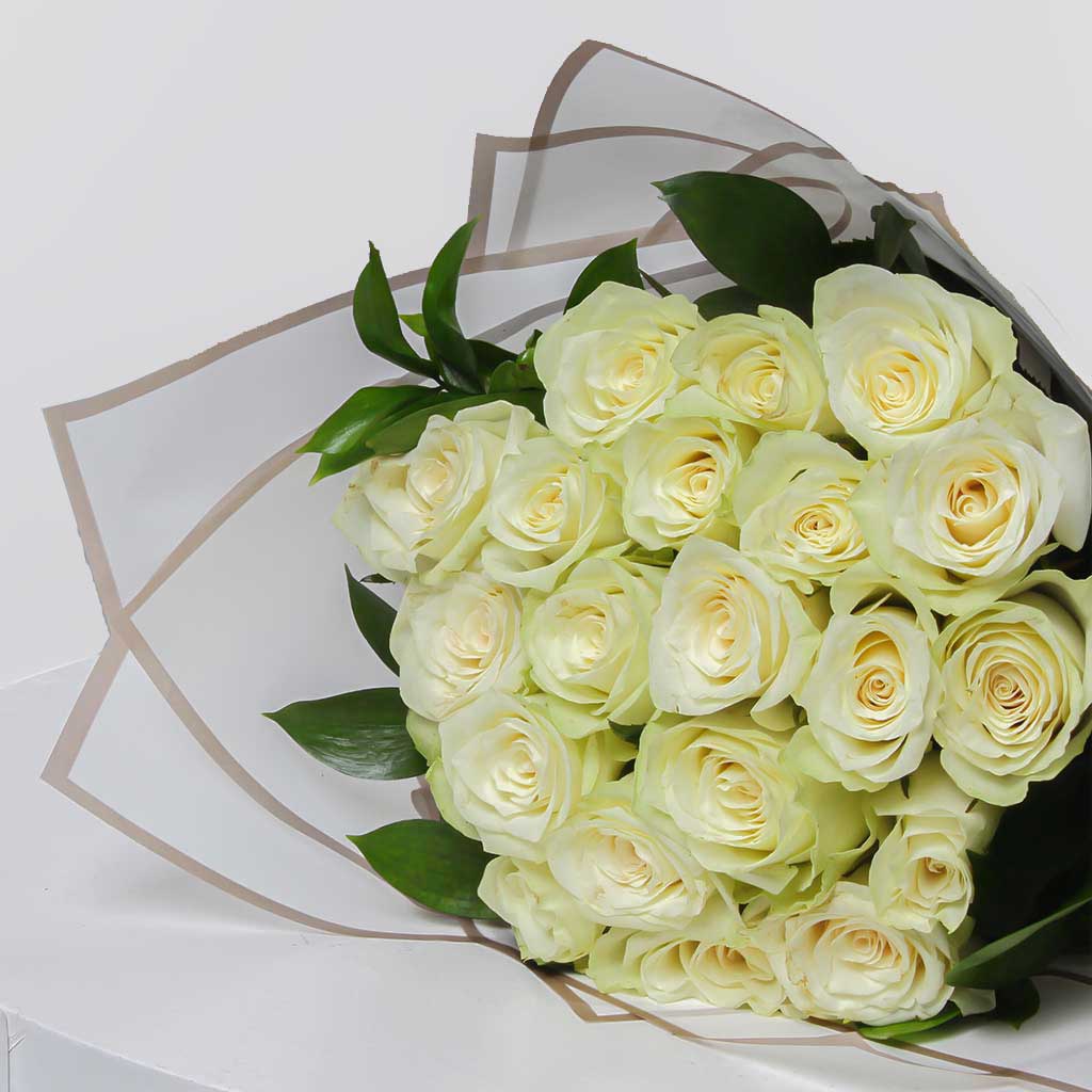 White Roses Bouquet – 20 Stems