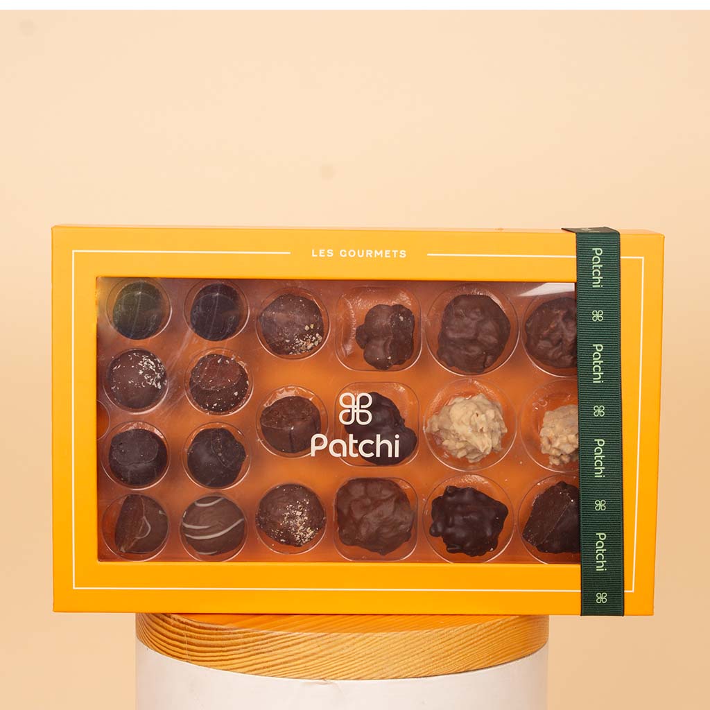 Patchi Les Gourmets 20 pcs & Pink Roses Vase