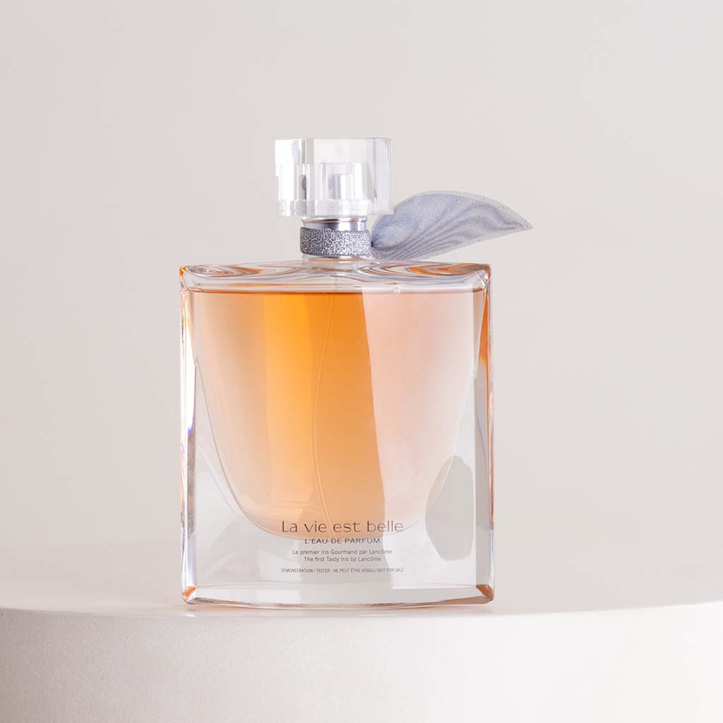 Lancôme La Vie Est Belle Eau de Parfum 100ml & 15 Revival Roses Hand Bouquet