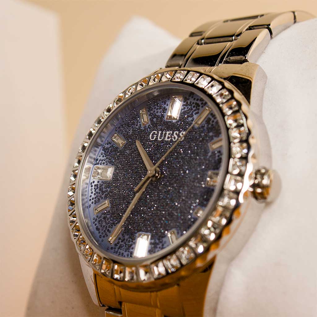 Guess Glitter Burst Diamonds Blue Watch for Women |15 Red Roses Hand Bouquet