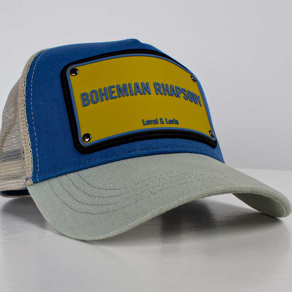 Levai & Loris Bohemian Rhapsody Cap with White Roses Vase