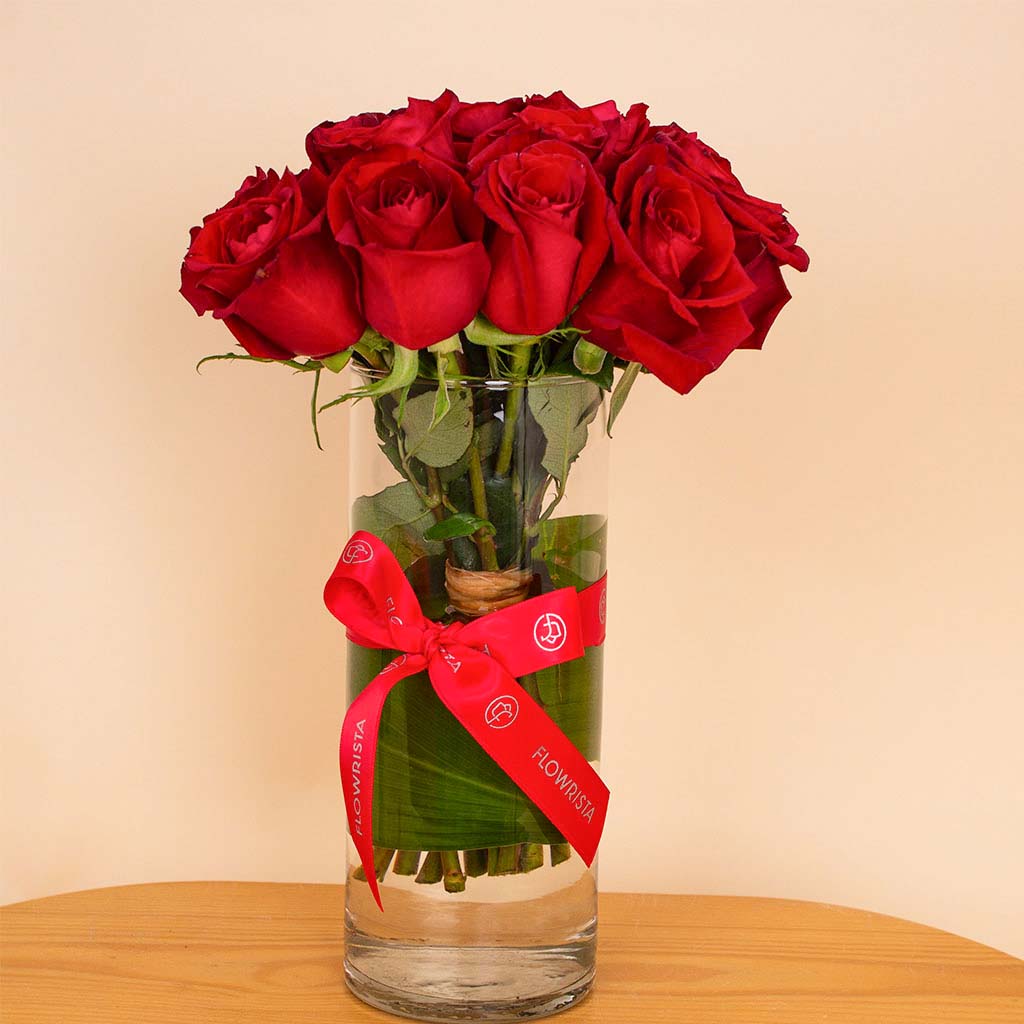 Joviality Strawberry Seduction Kit & Red Roses Vase