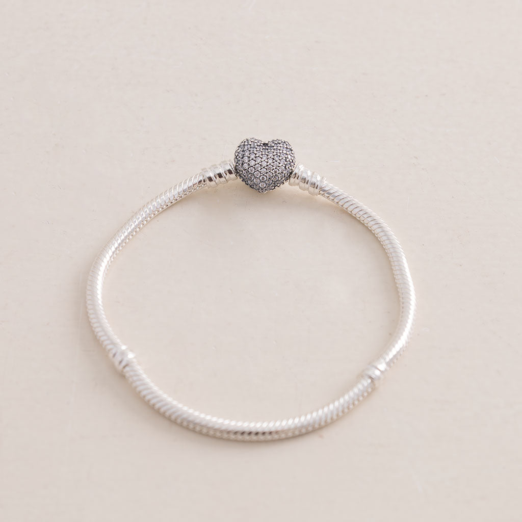 PANDORA Moments Silver Bracelet with Pavé Heart Clasp