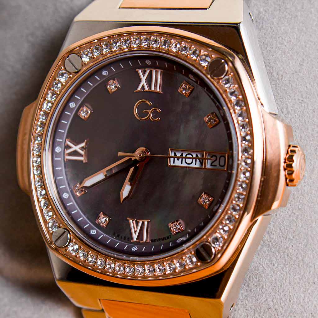 Guess Collection Analog Watch | Red flower vase