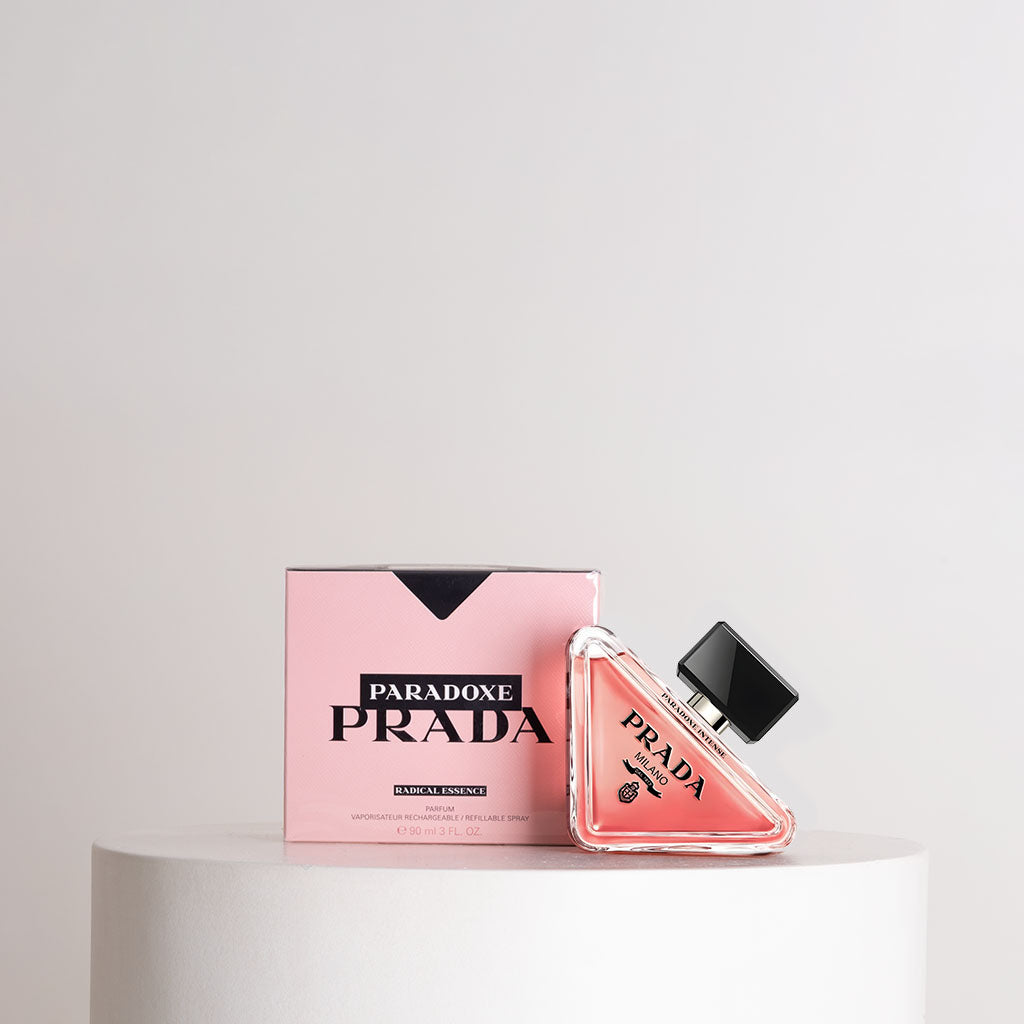 Prada Paradoxe Radical Essence Parfum 50ml & 15 Red Roses Bouquet