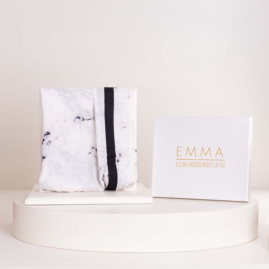 EMMA White Marble Scarf & Red Roses Bouquet