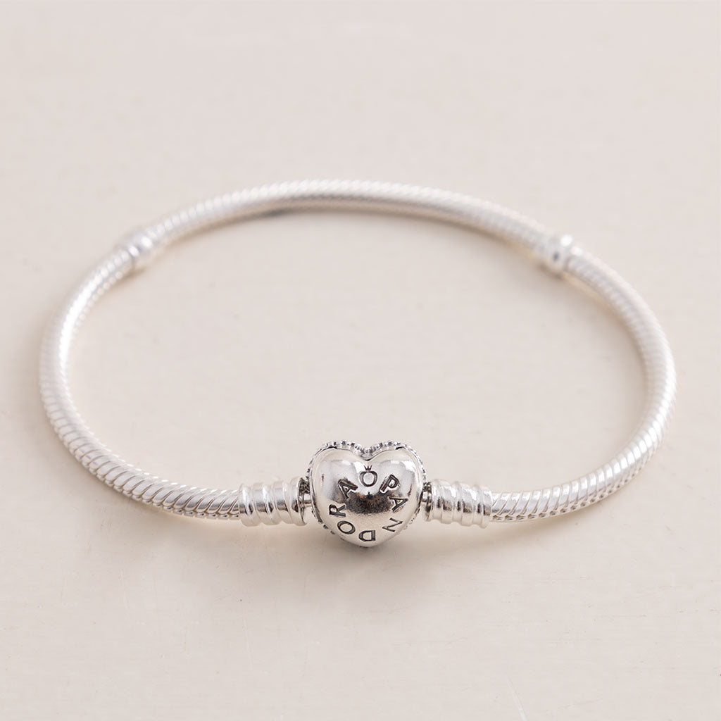 PANDORA Moments Silver Bracelet with Pavé Heart Clasp