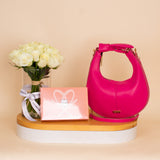 Alamki Bella Fuchsia Bag & Passionelle Mini Mellow Chocolate & White Roses Vase