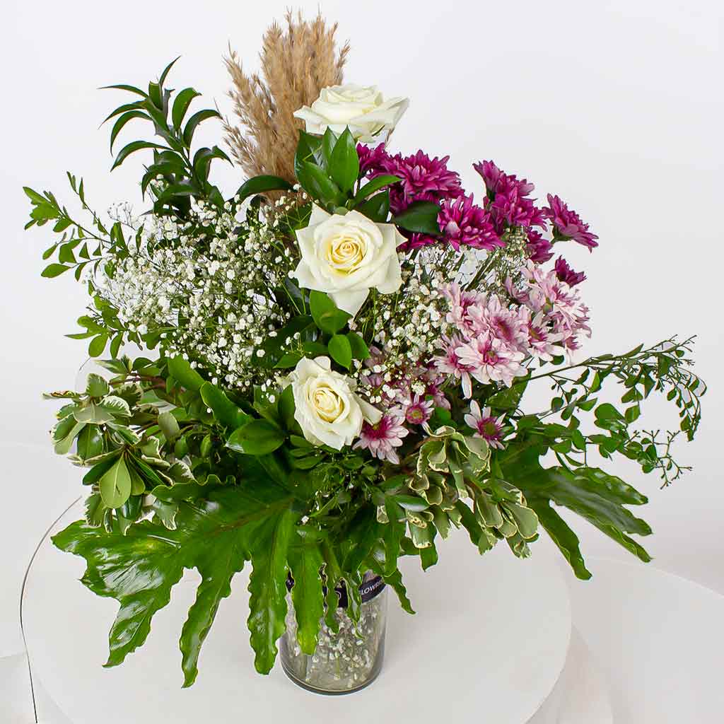Chic Floral Vase - White & Purple
