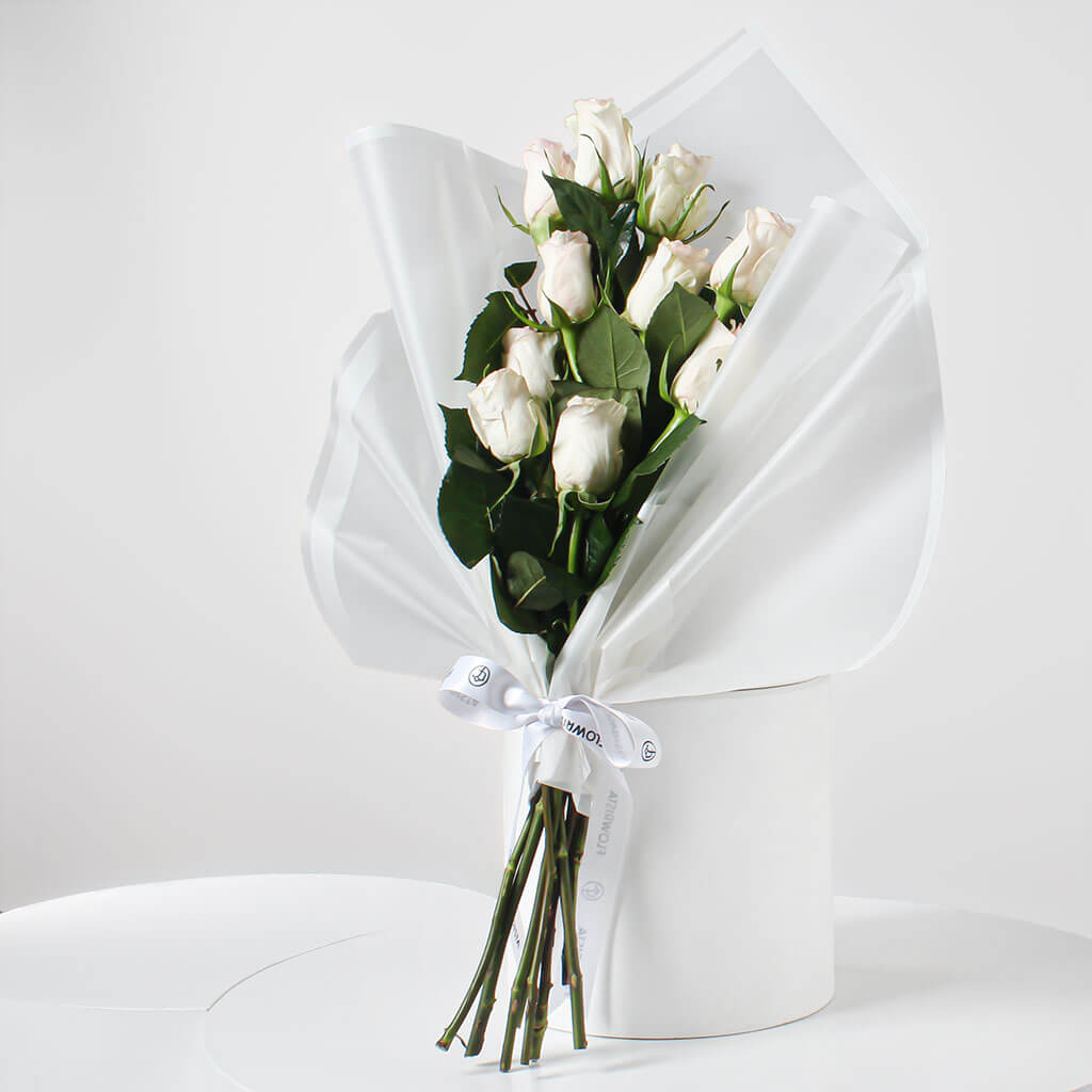 Flowrista | 10 White Roses Bouquet