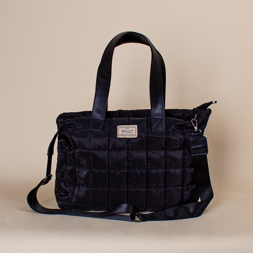 Pavo Black Tote Bag Handbag And 20 Red Roses Vase