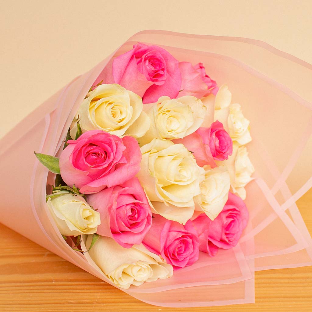Mixed Flowers Bouquet – 20 White and Pink Flowers