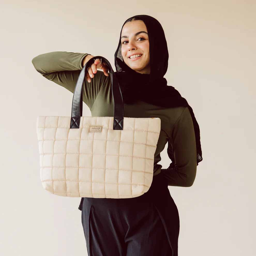 Pavo’s Beige Tote Handbag | Romantic Hand Bouquet