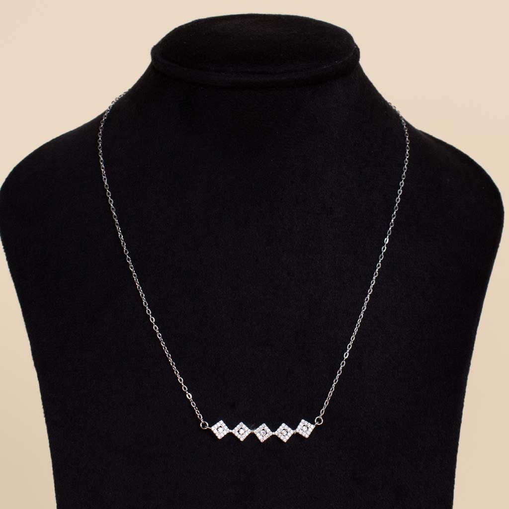 Felizmoda Five Square Silver Necklace with Flowers