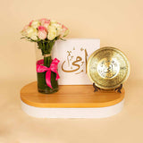 Mother Golden Shield |A mixed flower vase with white and pink roses, 20 roses