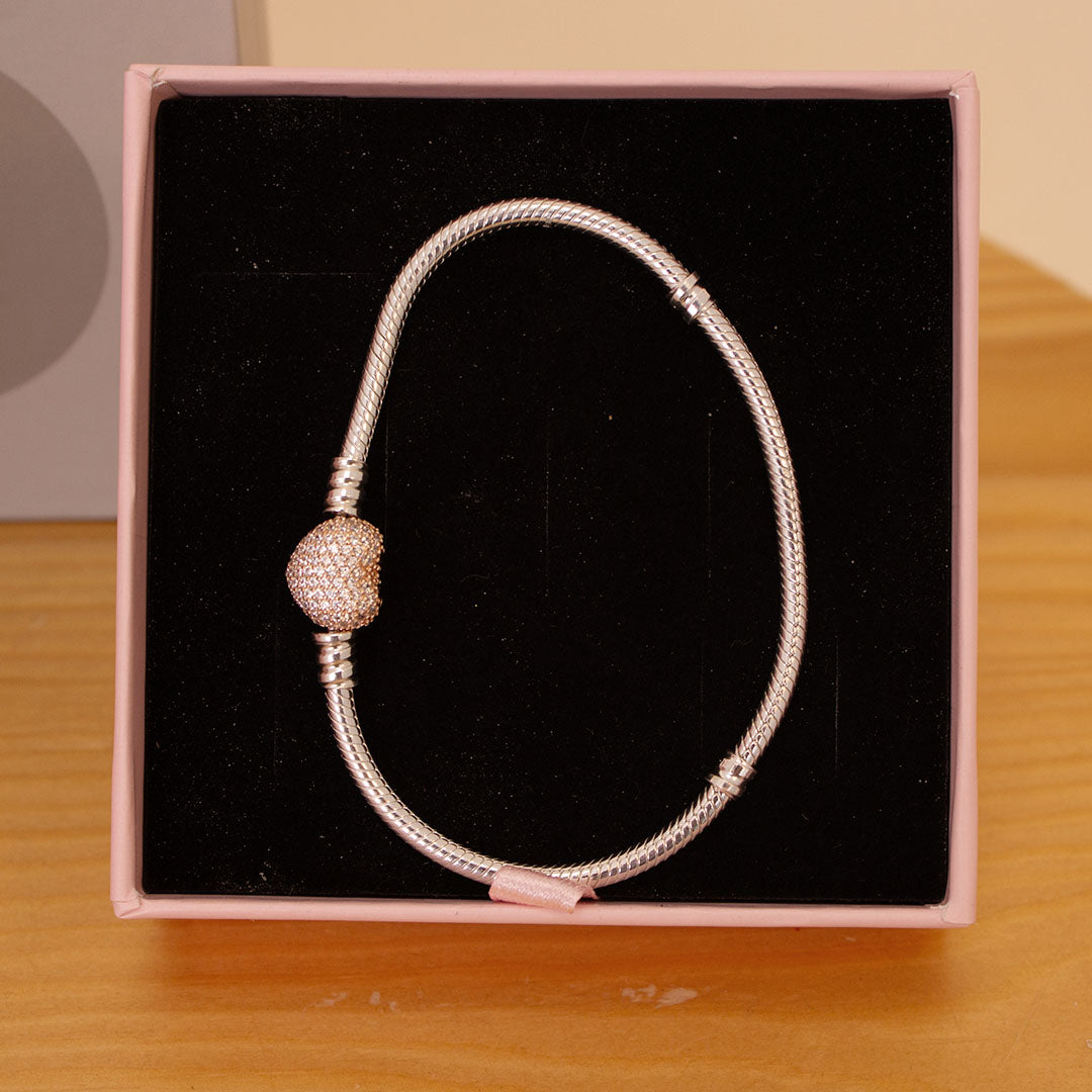 Pandora Moments Bracelet with Pavé Heart Clasp & 15 Pink Roses