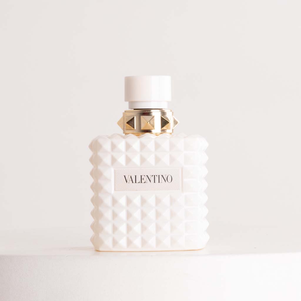 Valentino Born In Roma Donna Rendez-Vous Ivory EDP 100ml & 15 Pink Roses Hand Bouquet