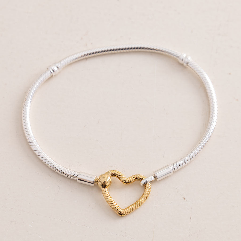 Pandora Moments Gold Plated Silver Heart Closure Snake Chain Bracelet & Red Roses Bouquet