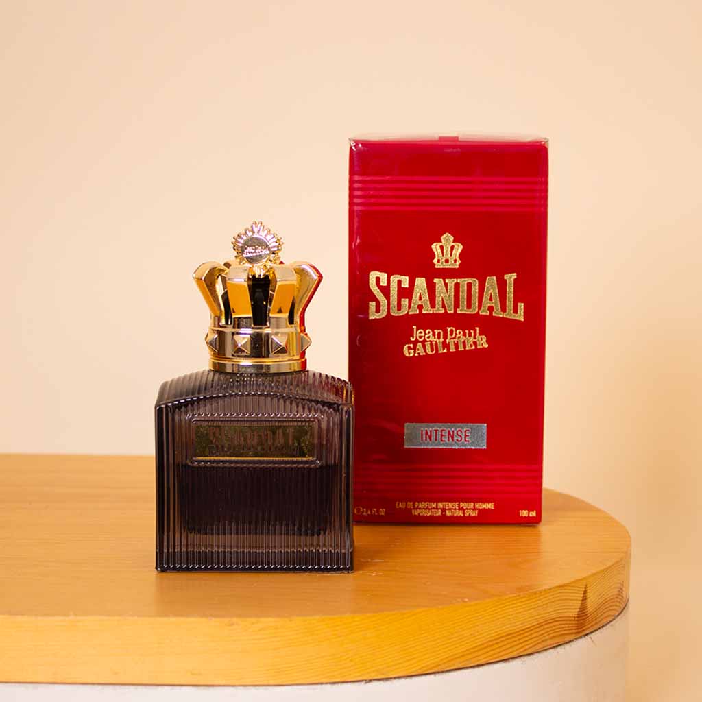 Jean Paul Gaultier Scandal Intense Men 100ml & Red Roses Bouquet