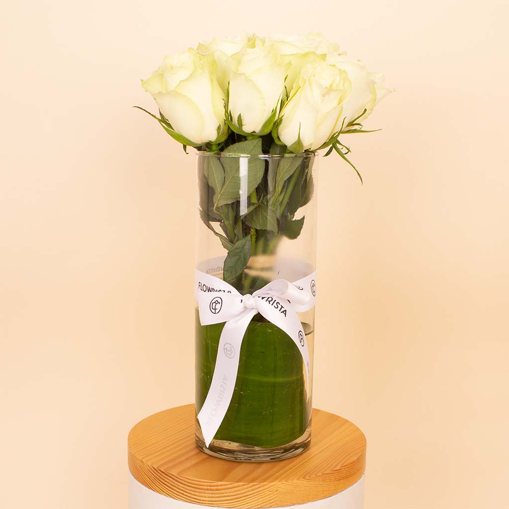 Veloor Layal Scarf & MUSC Coffee Musk with White Roses Vase