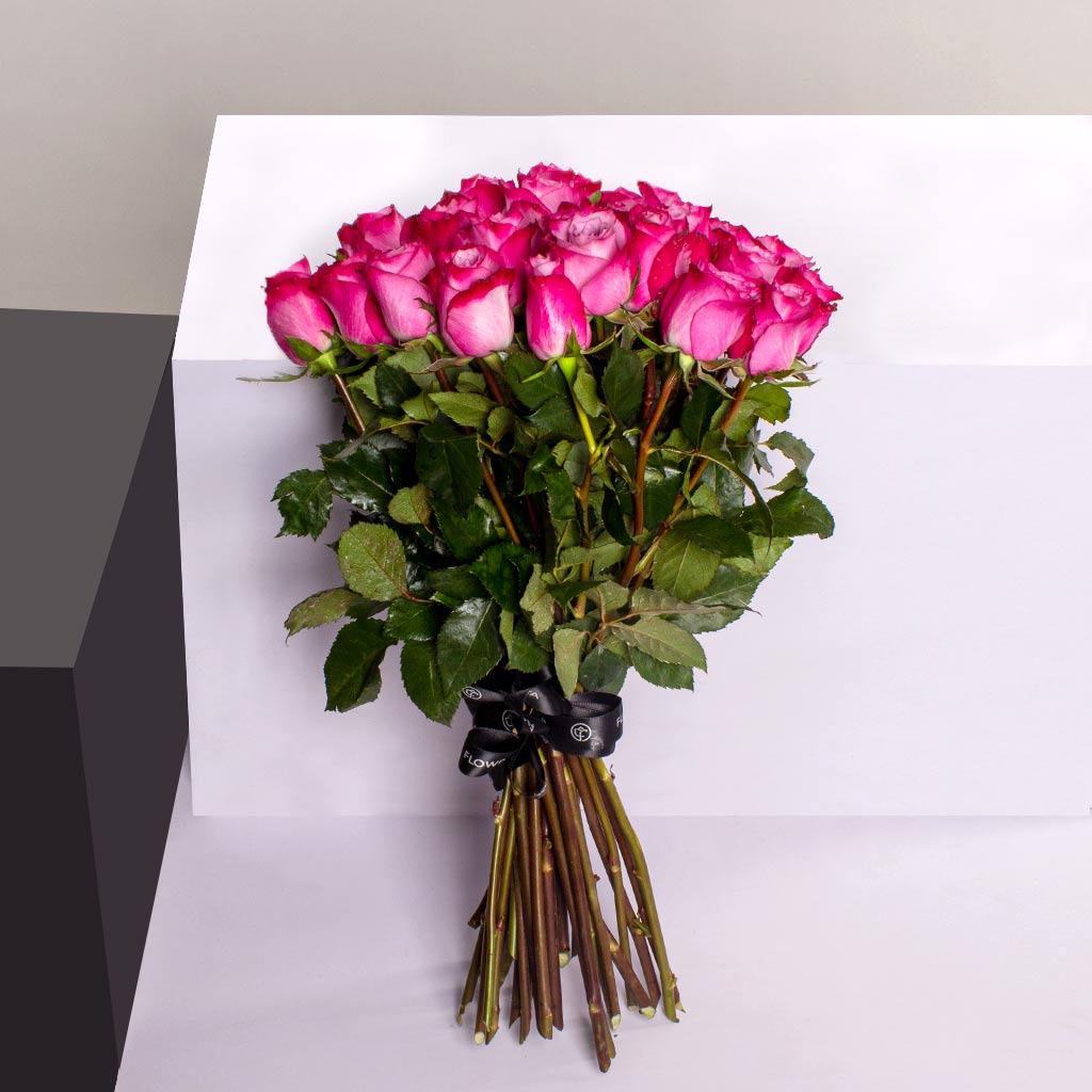 Flowrista | Pink Roses Bouquet - 30 Stems