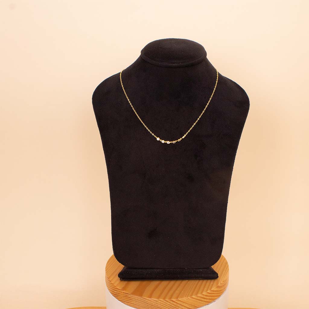 MUSC Oud Musc Perfume & Felizmoda Gold-Plated Silver Necklace with Red Roses Bouquet
