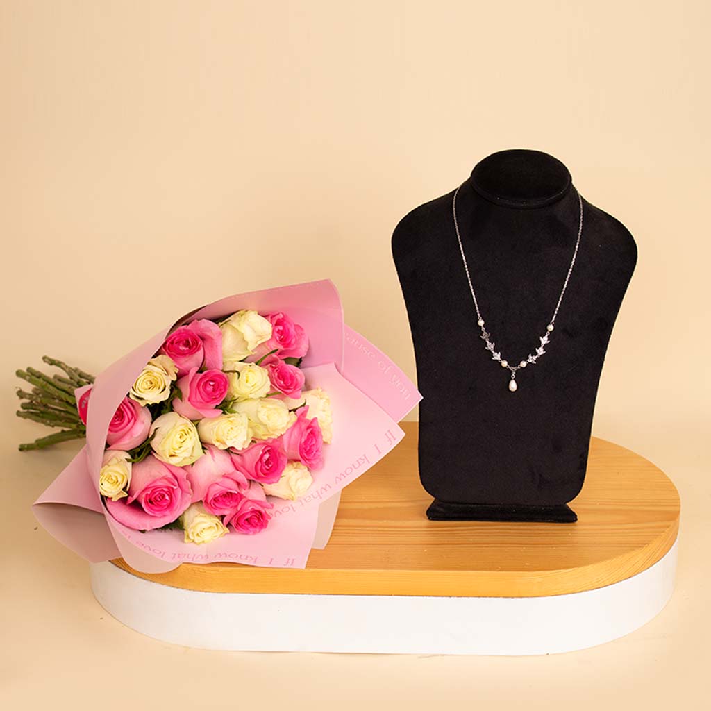 Markiz Pure Natural Pearl Necklace & Bouquet Mix 20 Rose