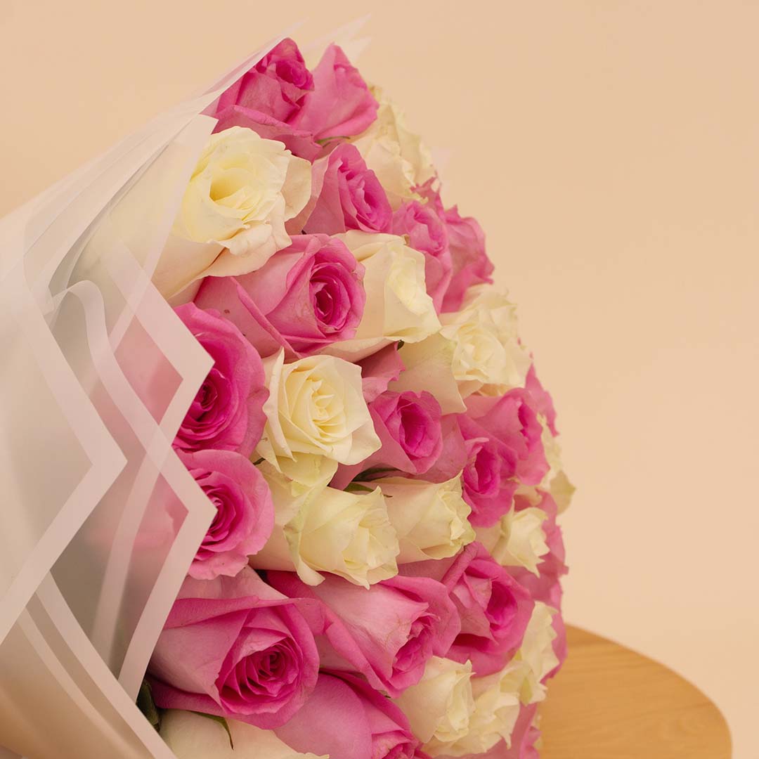Flowrista | Grand Bouquet of 50 Pink & White Roses