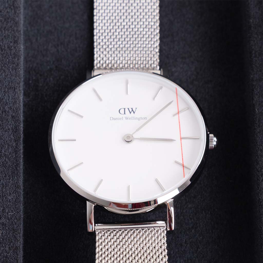 Daniel Wellington Silver Watch & 15 Revival Roses Hand Bouquet