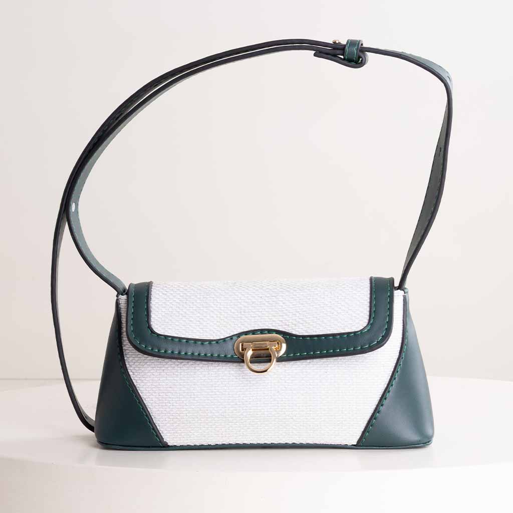 Alamki Elara Bag & Revival Roses Bouquet