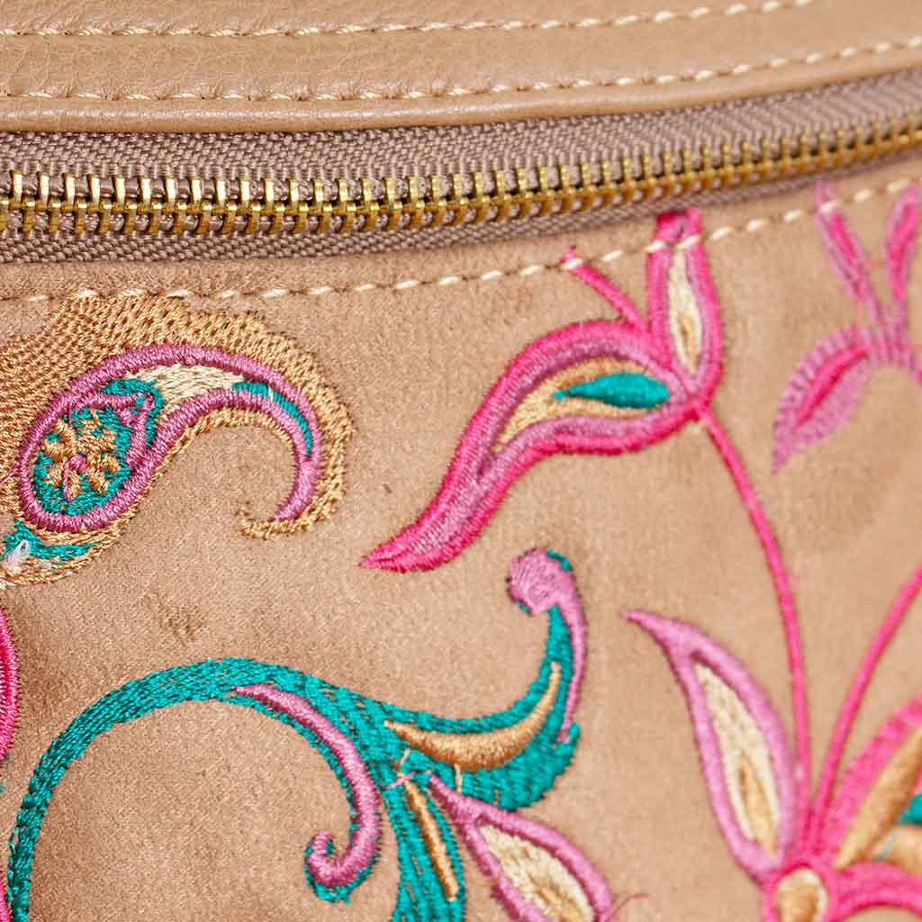 Pavo Fanny Pack Beige & Unique Purble Vase